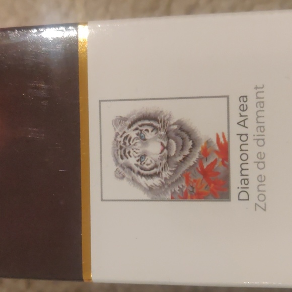 White tiger in autumn diy diamond dotz craft intermediate level - Picture 3 of 5